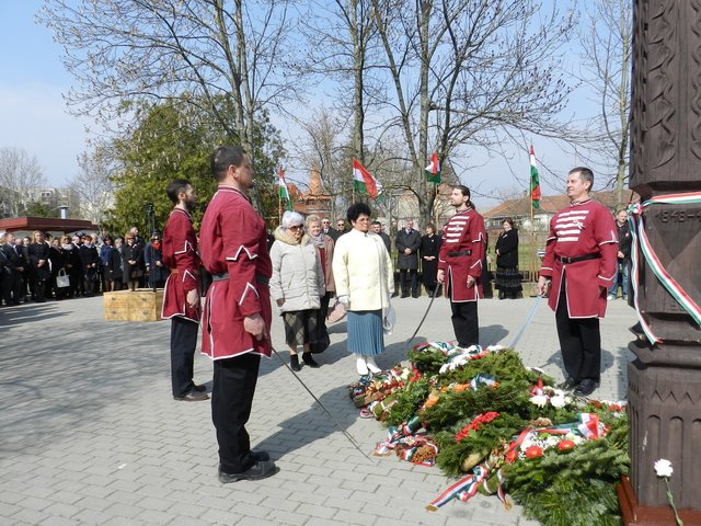 2017. március 15. 77